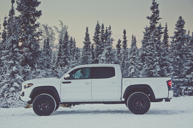 Illustration for article titled 2017 Toyota Tacoma TRD Pro Looks Like A Legit Lightweight Raptor Rival
